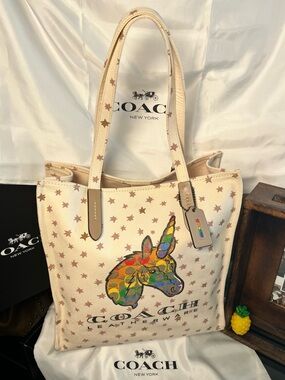 Coach Rainbow Signature Uni Tote